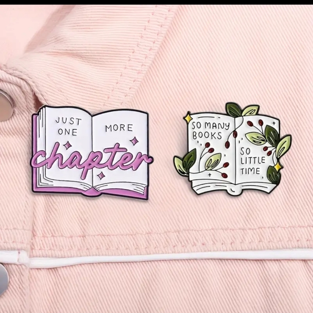 🆕️📖 COMICAL READING PINS BROOCHES - SET OF 2 📖